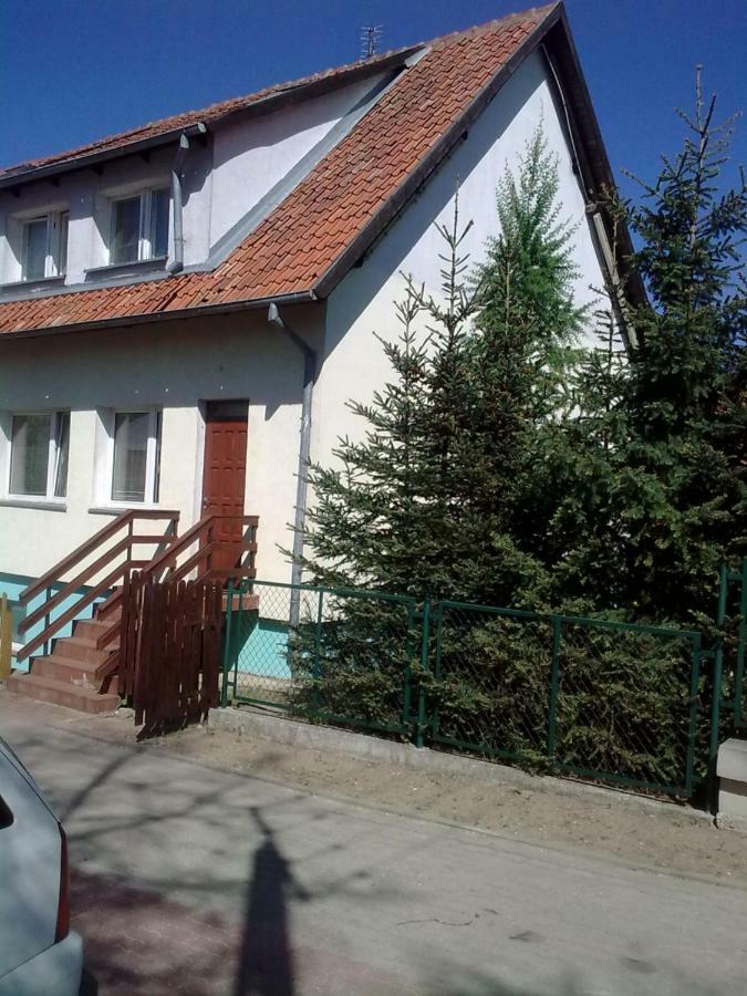 Apartamenty, Pokoje, Noclegi Pracownicze " Skarpa" Wilkasy Exterior foto